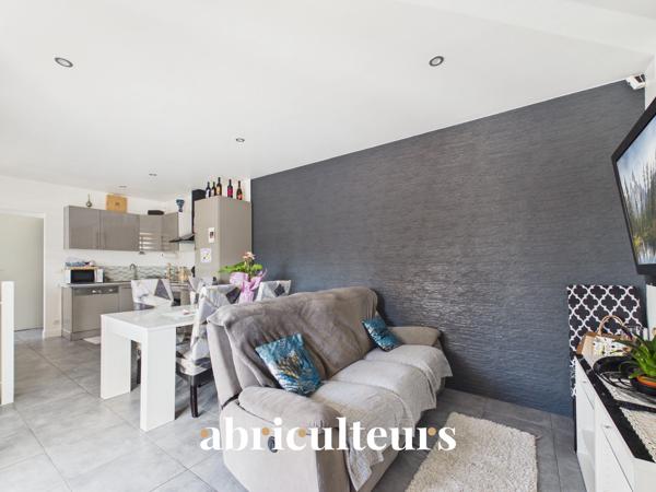 Maison avec dépendances habitables en vente à Bezons (95870)