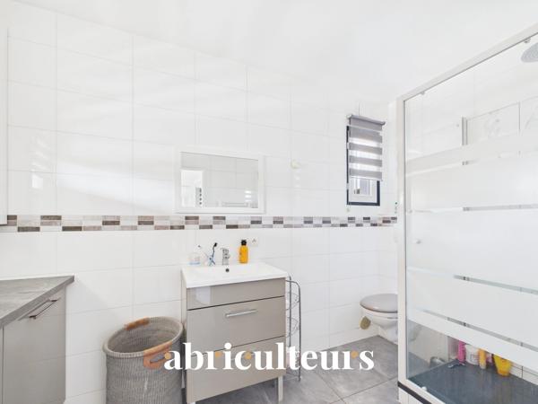 Maison avec dépendances habitables en vente à Bezons (95870)