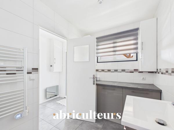Maison avec dépendances habitables en vente à Bezons (95870)