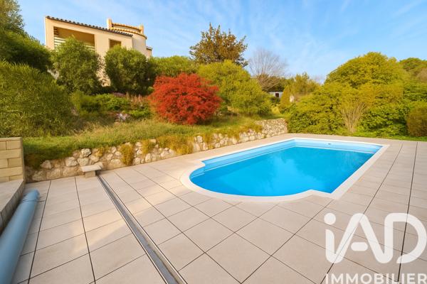 Maison à vendre 10 pièces 240 m² La Garde-Adhémar