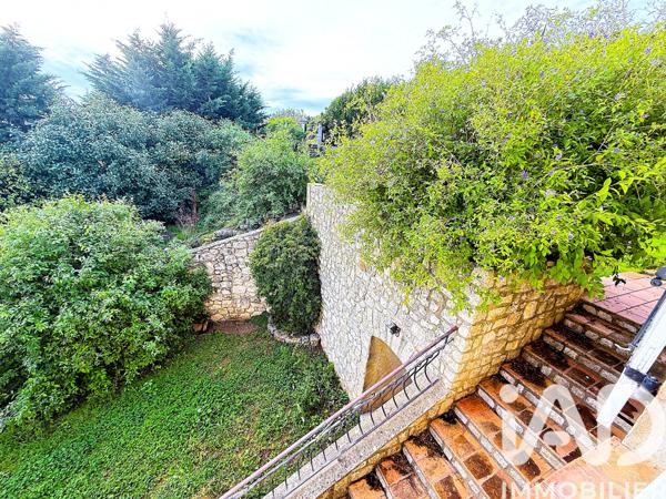 Maison à vendre 10 pièces 240 m² La Garde-Adhémar