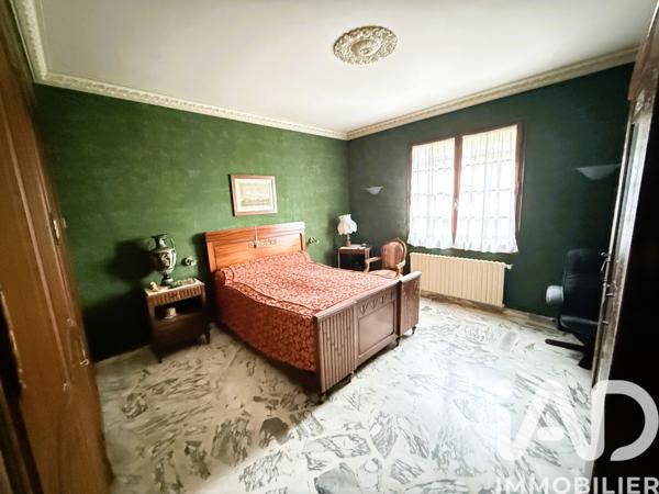 Maison à vendre 10 pièces 240 m² La Garde-Adhémar