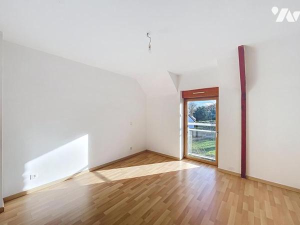 Jolie Maison en pierres rénovée et divers bâtisses en pierres