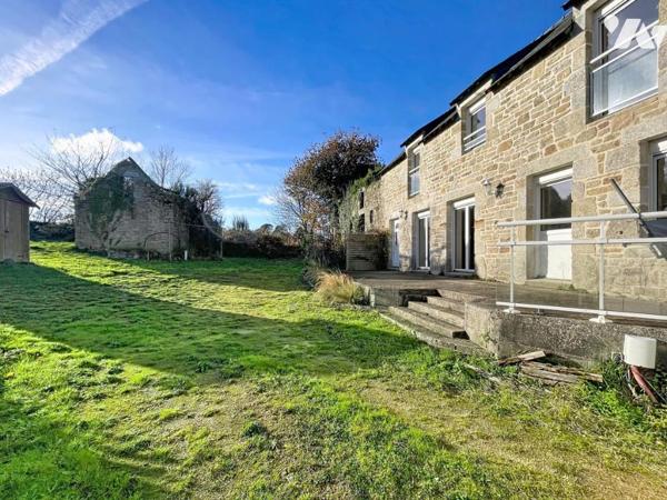 Jolie Maison en pierres rénovée et divers bâtisses en pierres