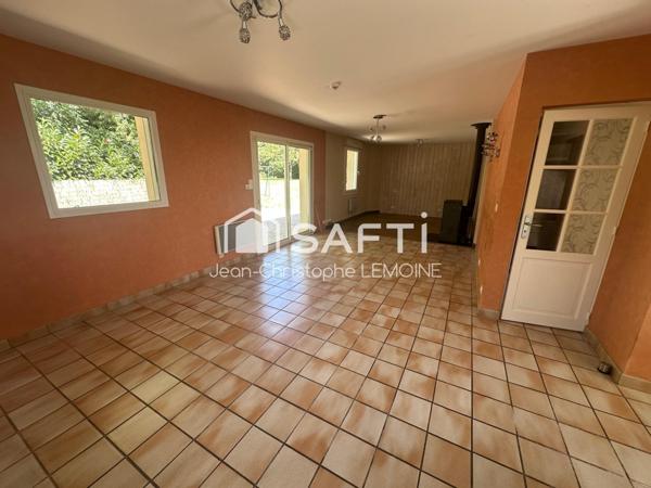 Pavillon de plus de 150 m2,en ville terrain clos