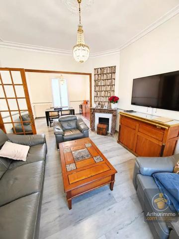 Vente                                                      Maison
                        
                     7 pièces                      125 m2                     à Chelles