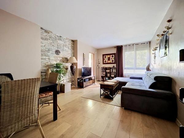 Vente                                                      Appartement
                        
                     3 pièces                      71 m2                     à Boissy-Saint-Léger