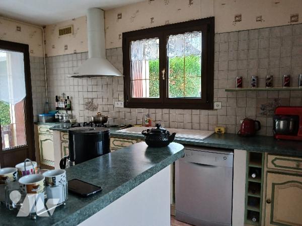 UNE MAISON D'HABITATION