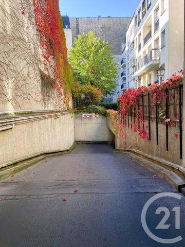 Parking à vendre  12 m2 PARIS - 75010