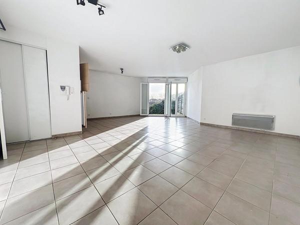 A VENDRE - GEANT - APPARTEMENT T3 - 72 M2 - PARKING - TERRASSE - 2 CHAMBRES