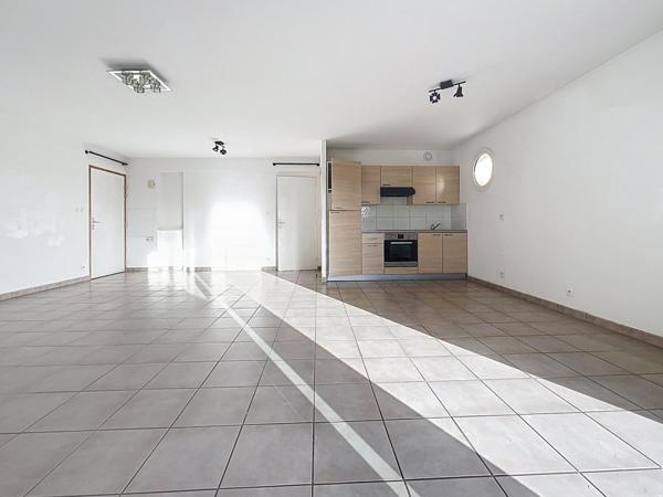 A VENDRE - GEANT - APPARTEMENT T3 - 72 M2 - PARKING - TERRASSE - 2 CHAMBRES