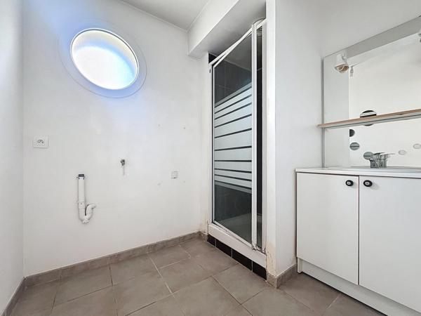 A VENDRE - GEANT - APPARTEMENT T3 - 72 M2 - PARKING - TERRASSE - 2 CHAMBRES