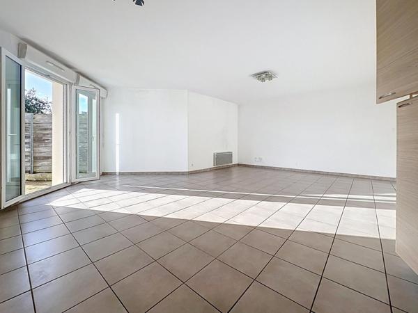 A VENDRE - GEANT - APPARTEMENT T3 - 72 M2 - PARKING - TERRASSE - 2 CHAMBRES