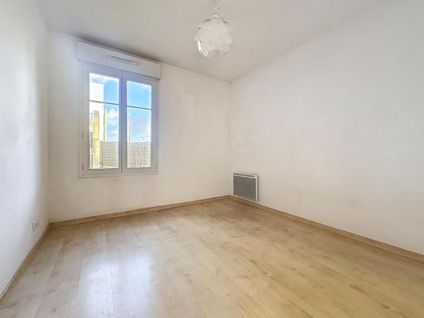 A VENDRE - GEANT - APPARTEMENT T3 - 72 M2 - PARKING - TERRASSE - 2 CHAMBRES