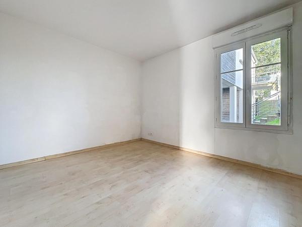 A VENDRE - GEANT - APPARTEMENT T3 - 72 M2 - PARKING - TERRASSE - 2 CHAMBRES