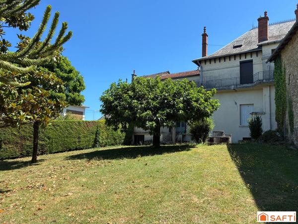 Appartements de 210 m2 avec terrain au cœur de Montbazens