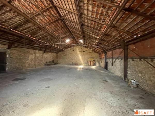 Appartements de 210 m2 avec terrain au cœur de Montbazens