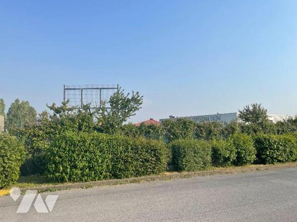 EN EXCLUSIVITE A VENDRE A BAILLEUL dans le Nord (59) - TERRAIN A BATIR D'UNE SURFACE DE 2168m² ...