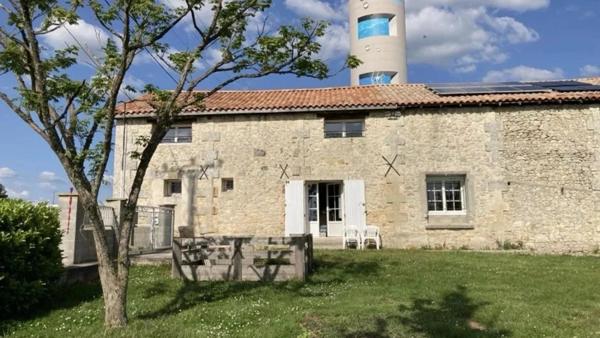 Maison de 187 m² offrant 4 chambres avec piscine