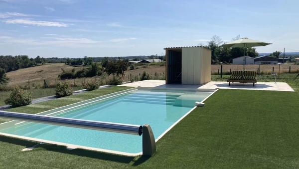 Maison de 187 m² offrant 4 chambres avec piscine