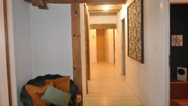 Maison de 187 m² offrant 4 chambres avec piscine