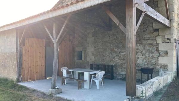 Maison de 187 m² offrant 4 chambres avec piscine