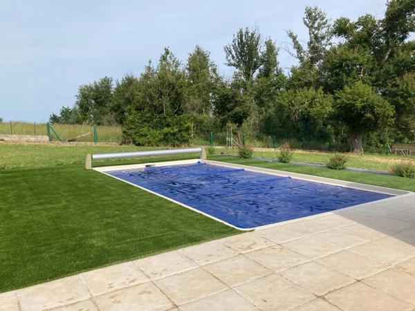 Maison de 187 m² offrant 4 chambres avec piscine
