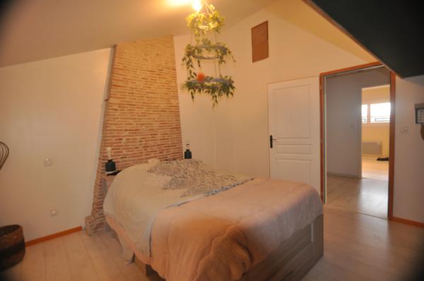 Maison de 187 m² offrant 4 chambres avec piscine