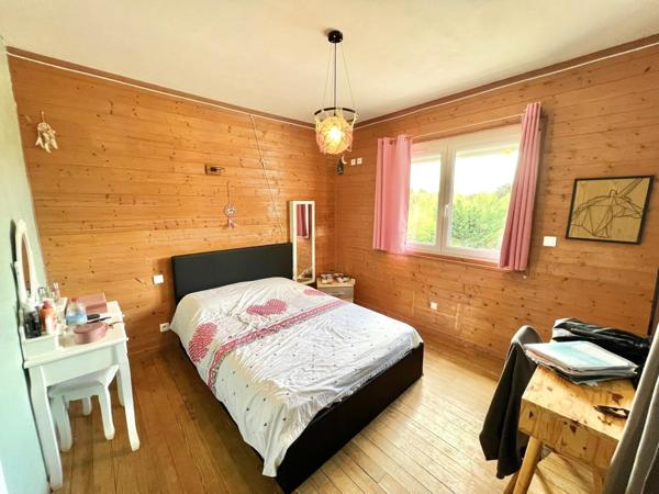 VILLA TRADITIONNELLE RENOVEE SUR 2 NIVEAUX AVEC PISCINE