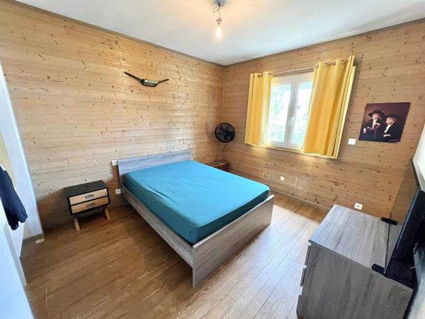 VILLA TRADITIONNELLE RENOVEE SUR 2 NIVEAUX AVEC PISCINE