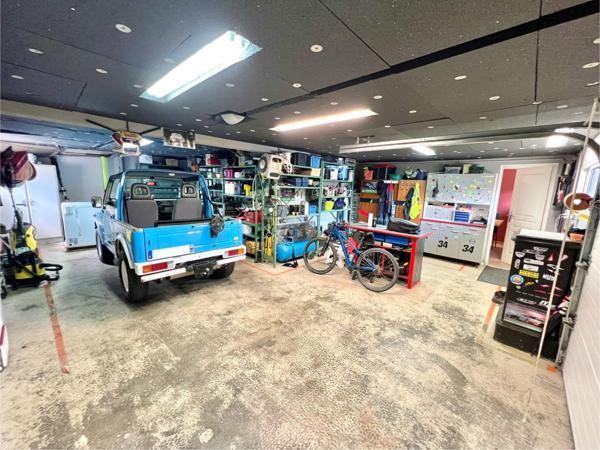 VILLA TRADITIONNELLE RENOVEE SUR 2 NIVEAUX AVEC PISCINE