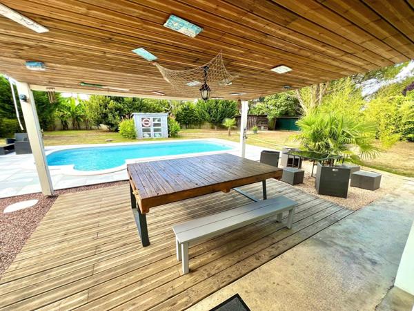 VILLA TRADITIONNELLE RENOVEE SUR 2 NIVEAUX AVEC PISCINE