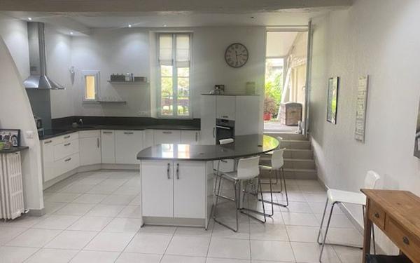 Maison à vendre    9 pièces • 235,61 m2 Saujon