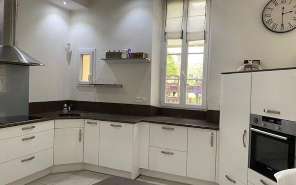 Maison à vendre    9 pièces • 235,61 m2 Saujon