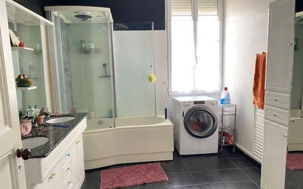 Maison à vendre    9 pièces • 235,61 m2 Saujon