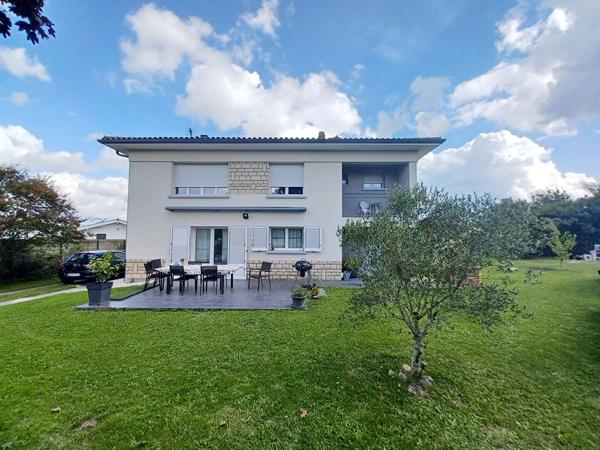 33560 SAINTE EULALIE - Maison 6 pièces 190 m² A VENDRE.