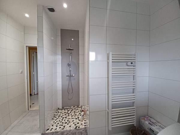 33560 SAINTE EULALIE - Maison 6 pièces 190 m² A VENDRE.