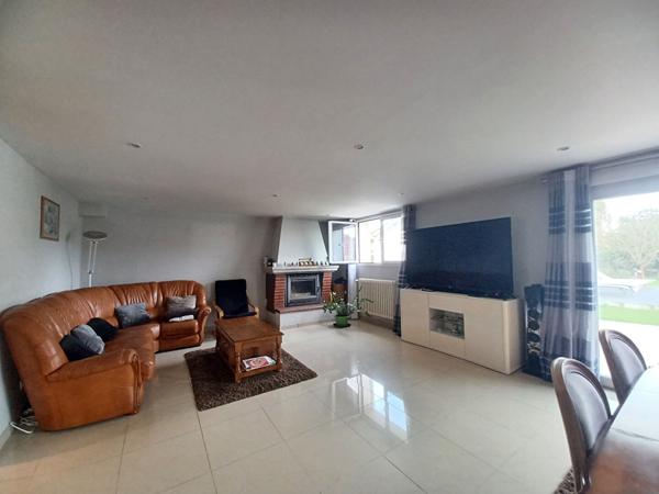 33560 SAINTE EULALIE - Maison 6 pièces 190 m² A VENDRE.