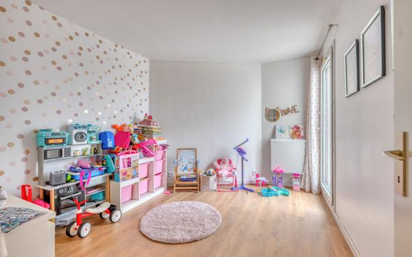 Appartement à vendre    4 pièces • 78,23 m2 Rosny-sous-Bois