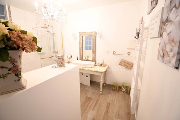 RARE OPPORTUNITÉ IMMOBILIÈRE À LONGUYON – ENSEMBLE DE 1 400 m² SUR PARC ARBORÉ DE 27 ARES ENVIRON