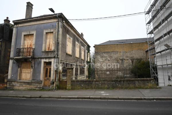 RARE OPPORTUNITÉ IMMOBILIÈRE À LONGUYON – ENSEMBLE DE 1 400 m² SUR PARC ARBORÉ DE 27 ARES ENVIRON