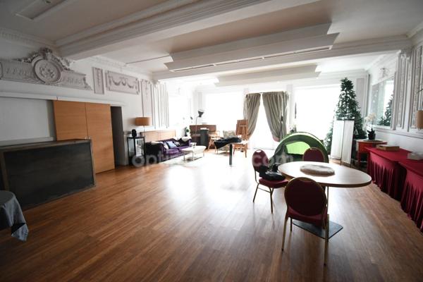 RARE OPPORTUNITÉ IMMOBILIÈRE À LONGUYON – ENSEMBLE DE 1 400 m² SUR PARC ARBORÉ DE 27 ARES ENVIRON