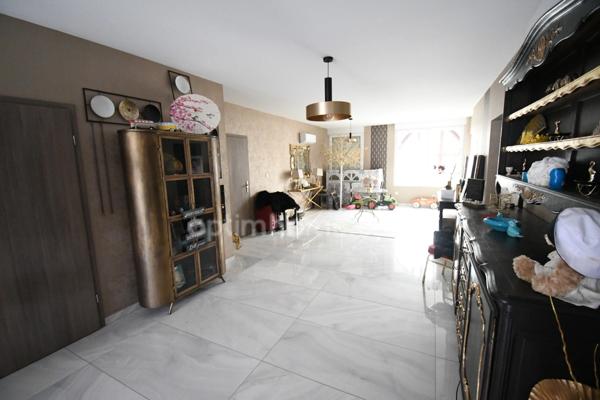 RARE OPPORTUNITÉ IMMOBILIÈRE À LONGUYON – ENSEMBLE DE 1 400 m² SUR PARC ARBORÉ DE 27 ARES ENVIRON