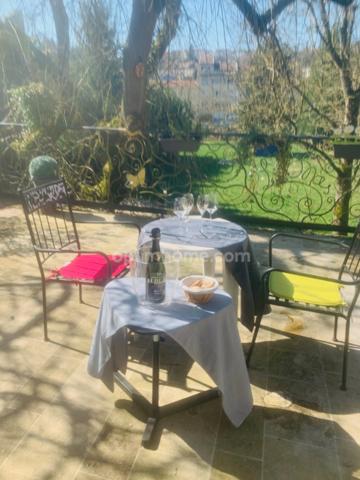 RARE OPPORTUNITÉ IMMOBILIÈRE À LONGUYON – ENSEMBLE DE 1 400 m² SUR PARC ARBORÉ DE 27 ARES ENVIRON