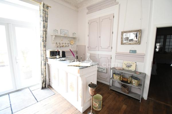 RARE OPPORTUNITÉ IMMOBILIÈRE À LONGUYON – ENSEMBLE DE 1 400 m² SUR PARC ARBORÉ DE 27 ARES ENVIRON