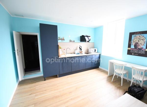 RARE OPPORTUNITÉ IMMOBILIÈRE À LONGUYON – ENSEMBLE DE 1 400 m² SUR PARC ARBORÉ DE 27 ARES ENVIRON