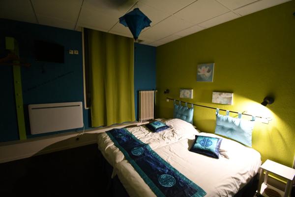 RARE OPPORTUNITÉ IMMOBILIÈRE À LONGUYON – ENSEMBLE DE 1 400 m² SUR PARC ARBORÉ DE 27 ARES ENVIRON