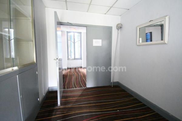 RARE OPPORTUNITÉ IMMOBILIÈRE À LONGUYON – ENSEMBLE DE 1 400 m² SUR PARC ARBORÉ DE 27 ARES ENVIRON