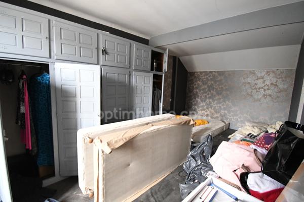 RARE OPPORTUNITÉ IMMOBILIÈRE À LONGUYON – ENSEMBLE DE 1 400 m² SUR PARC ARBORÉ DE 27 ARES ENVIRON