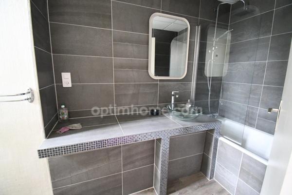 RARE OPPORTUNITÉ IMMOBILIÈRE À LONGUYON – ENSEMBLE DE 1 400 m² SUR PARC ARBORÉ DE 27 ARES ENVIRON